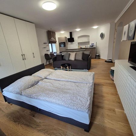 The Gusto Apartman Хомутов Екстер'єр фото