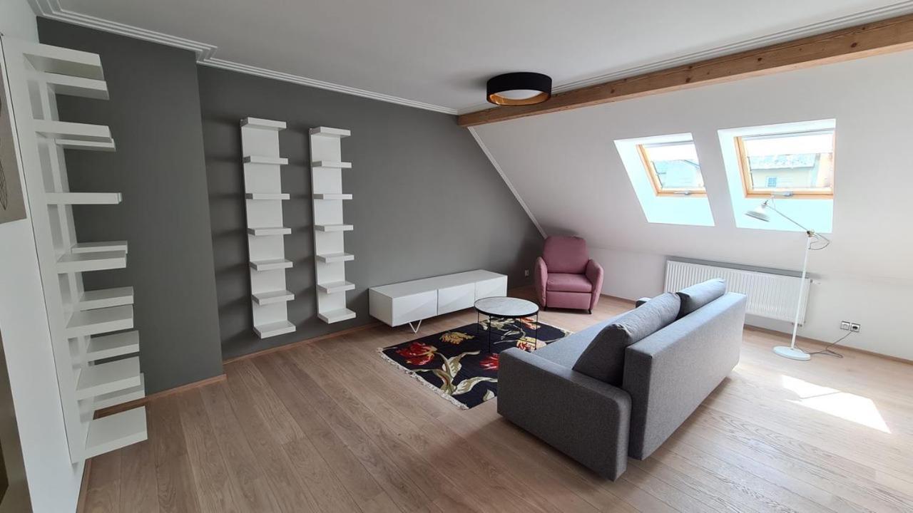 The Gusto Apartman Хомутов Екстер'єр фото